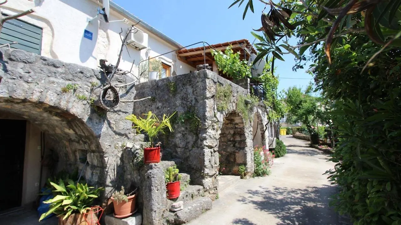 Guest house Apartments Puric Sveti Vid-Miholjice